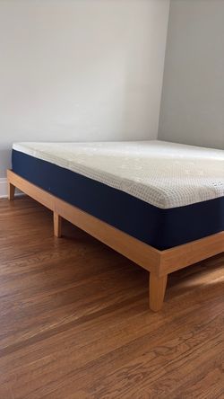 IMMEDIATE MOVE KING MATTRESS Sealy memory foam