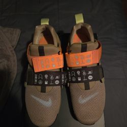 Nike Men's Size 13 Brown