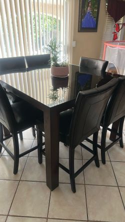 Living room Tables kitchen table and chairs