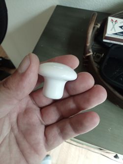 Cabinet knobs