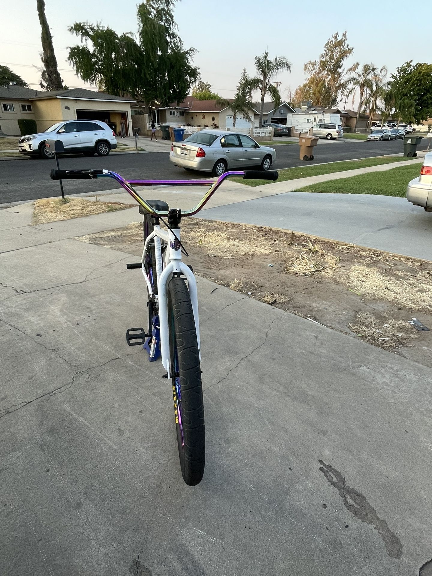 White Oil Throne 29er 600 OBO
