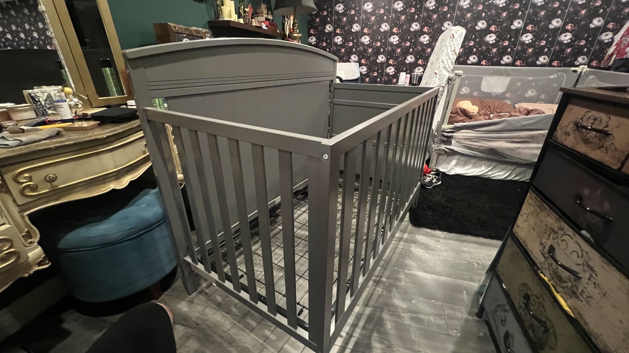 Oxford Baby Pearson Crib & Changer Combo