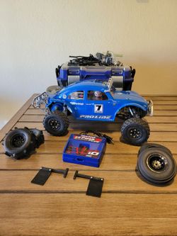 Traxxas Slash 2wd Custom Long Travel Buggy, Lots Of Upgrades. Brand New Body, Brand New Tires. Castle Motor And Esc. Hitec Titanium Gear Servo.