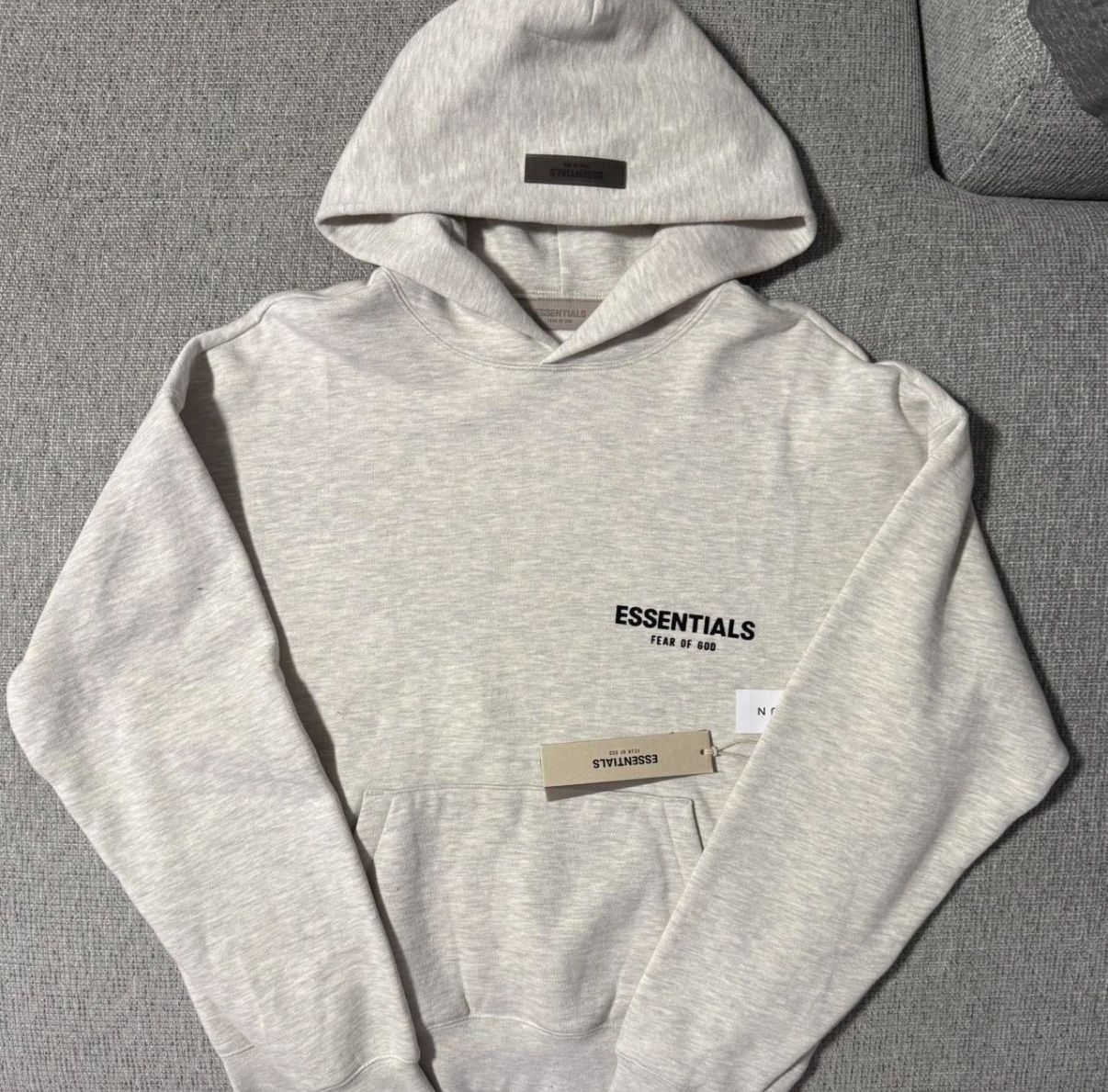 🔥 ESSENTIALS FEAR OF GOD LIGHT OATMEAL HOODIE – SIZE XL (NEW)