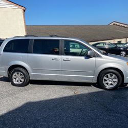 2008 Chrysler town & country Touring Minivan 4D