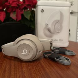 Beats Studio Pro - Wireless Bluetooth, Noise Cancelling Headphones in Sandstone