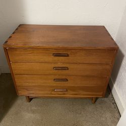 Beautiful Vintage ‘Lane’ Wood Dresser