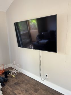 New TV 40inch With Roku