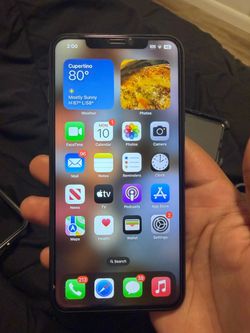 IPHONE XS MAX :BARELY USED
