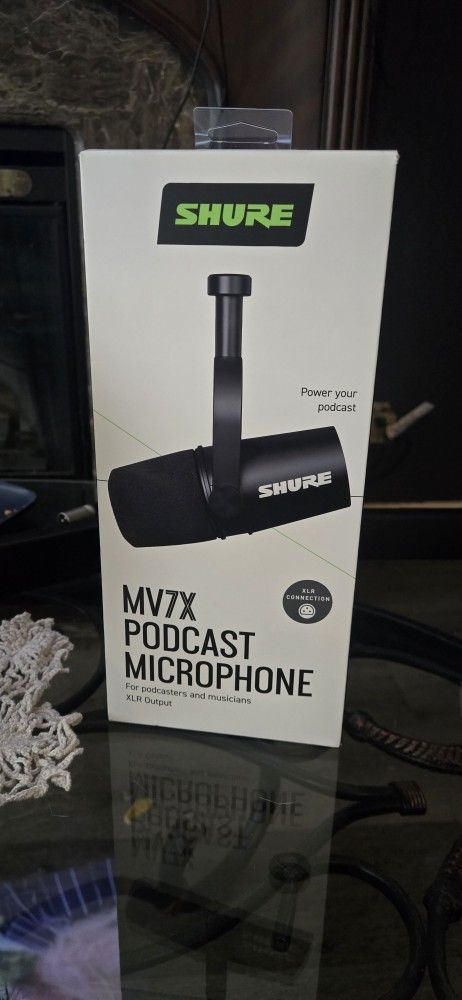 SURE MV7X MIC WITH STAND