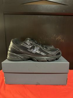 New Balance 740 "Tripple Black"