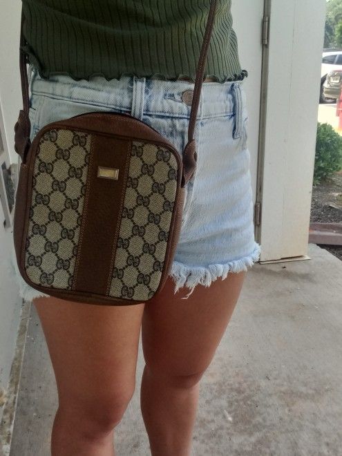 Authentic Vintage Gucci GG Monogram Supreme Crossbody Bag