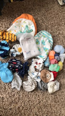 Mittens, socks, hats for Nb
