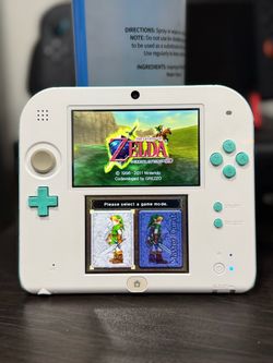 Nintendo 2DS + Zelda Ocarina of Time Edition