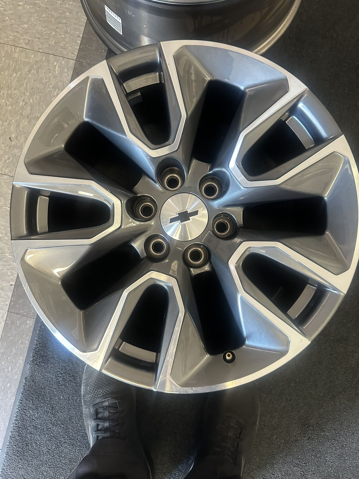 20 INCH CHEVY RIMS NEW