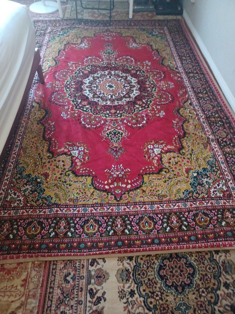 Lightweight padded rug