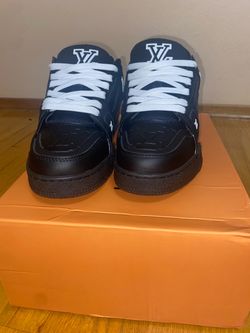 Shoes size 9 US