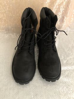 New Timberland boots for women’s or junior sz 7 black