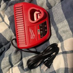 Milwaukee M12 Charger