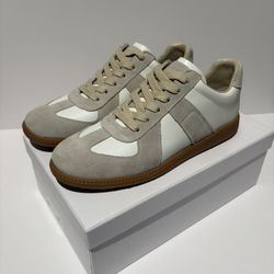 Maison Margiela low top trainers -Size 8/8.5