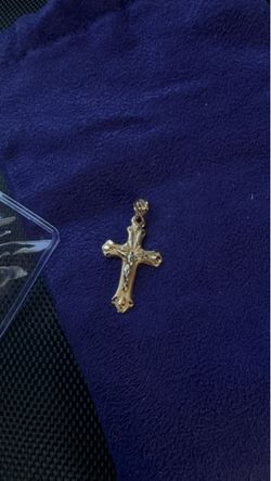 10k beautiful detailed crucifix