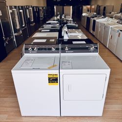 Brand new speed queen 3.2 cu.ft top load washer and 7.0 cu.ft front load gas dryer set. 