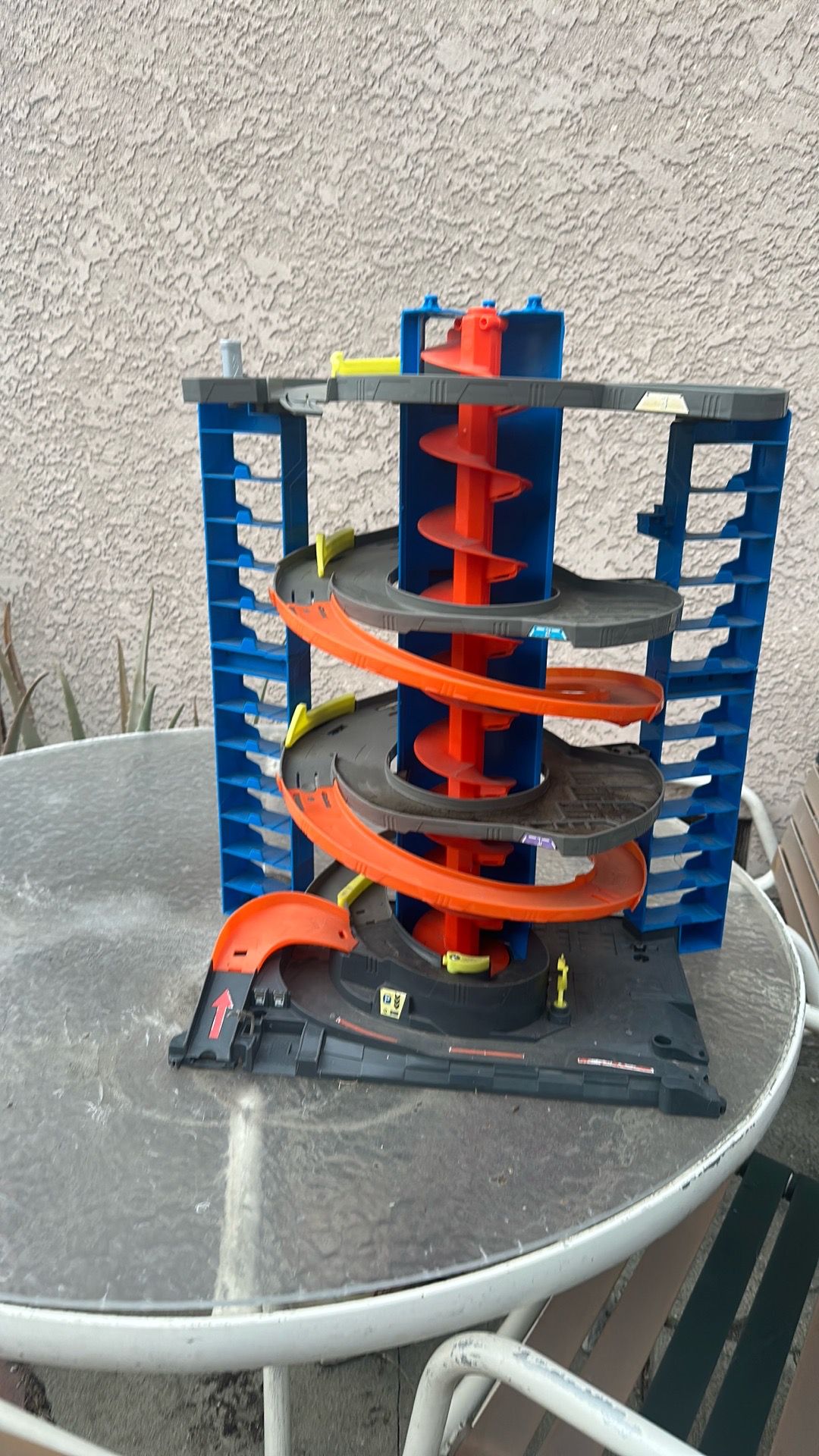 Hot wheel garage
