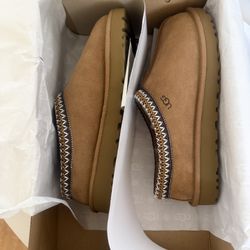 Brand new Chestnut Uggs