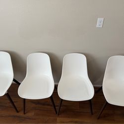 Set of 4 Modern Dining Chairs – White Shell, Walnut Legs