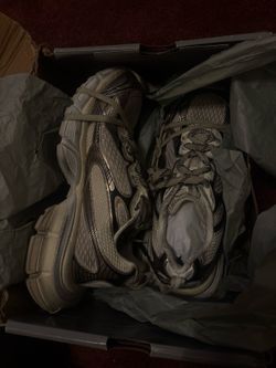 Balenciaga 3xl “worn-out-light-beige”
