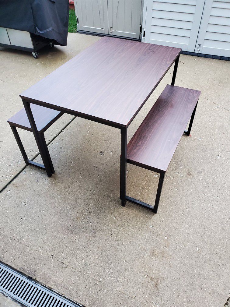 Dining Table Indoor/outdoor. 3 Piece Bench