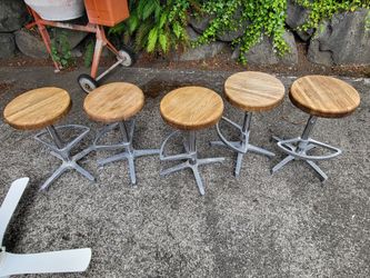 🪑 Vintage Solid Oak & Cast Aluminum Counter Stools – Set of 5
