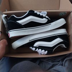 Brand New  VANS KNU SKOOL shoes