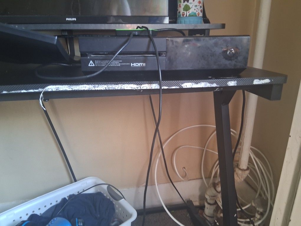 Xbox 1 And Accessories