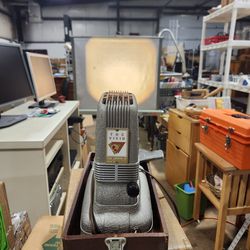 Vintage TDC VIVID PROJECTOR w/ Screen