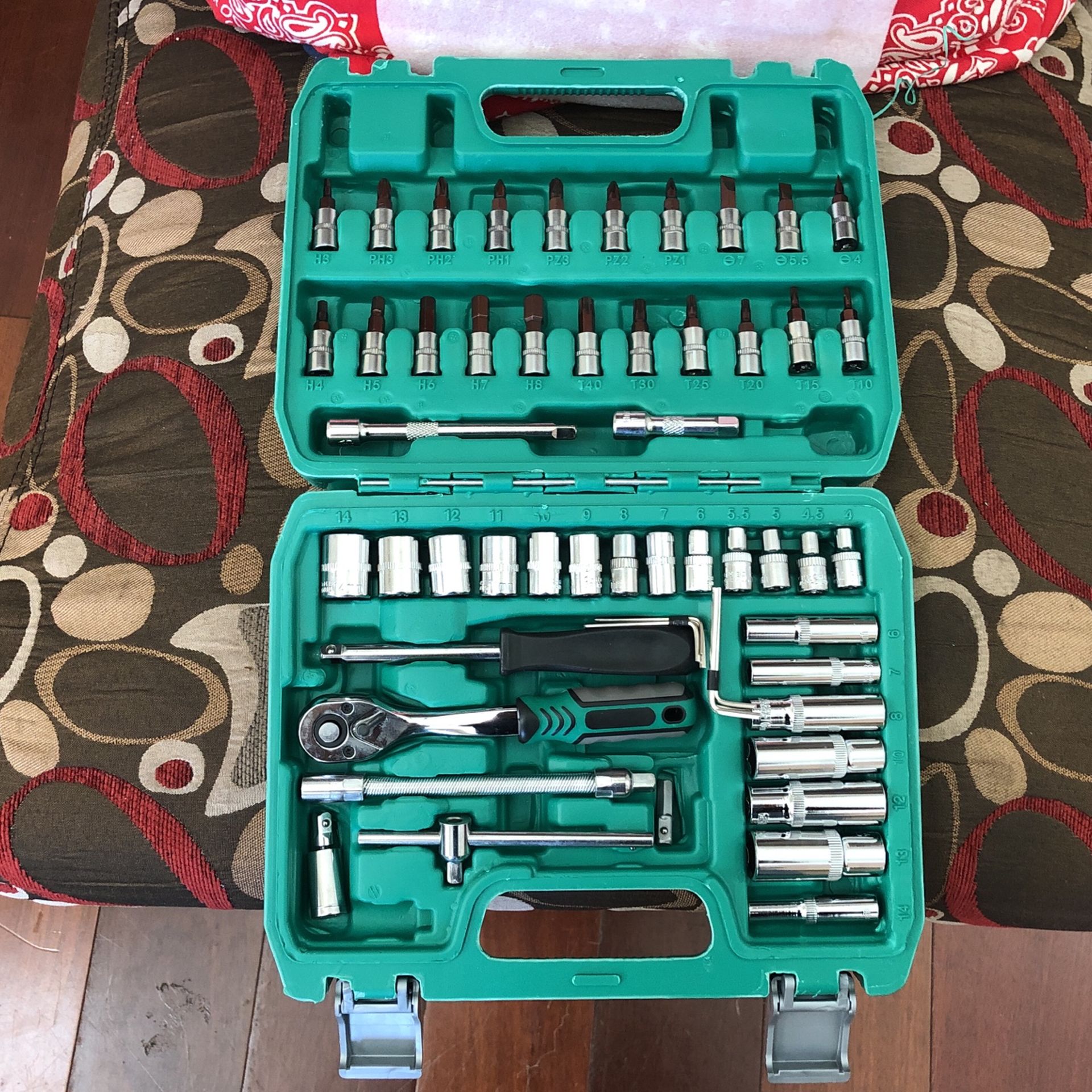 New 53 Piece Socket Set