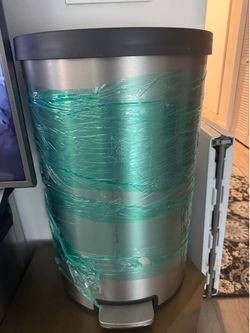 Trash can like new