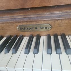 Piano Schafer & Sons Piano 