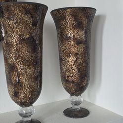 2 Vases