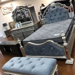 DRESSER MIRROR & QUEEN SIZE BED ON SALE NOW