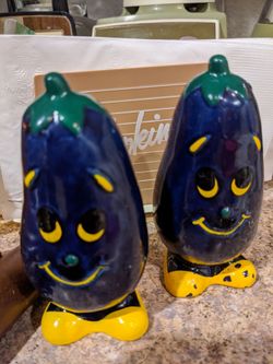 Vintage eggplant salt pepper shakers set