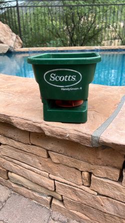 Scotts Easy Turf Builder Handheld Fertilizer Grass Seed Spreader Scott’s