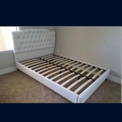 Queen Bed White Frame Tufted Headboard 🤩Brand New