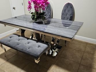 Modern Dining Table Set with Chairs – Good Condition