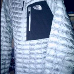 North Face Thermobal jacket like New or Polo Puffer Coat $275 cash & pick up only 