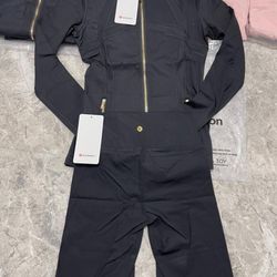 **BRAND NEW LULULEMON SET **