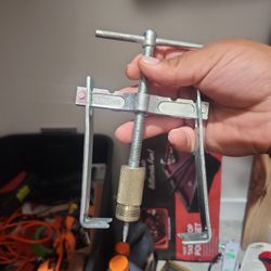 Faucet Handle And Sleeve Puller