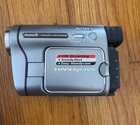 Sony DCR-TRV280 Digital 8 Handycam Camcorder with Case and Charger