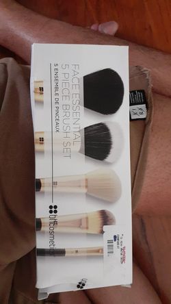 Face makeup brushes