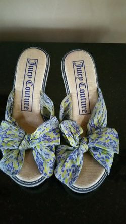 Juicy Couture size 7 wedges.3 1/2 inch wedges